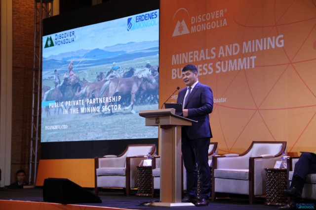 5d8d704136c449.29392285