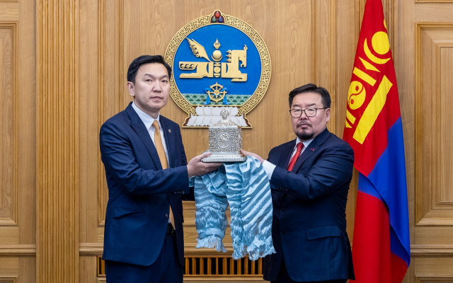 учрал